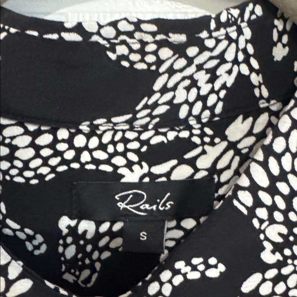 Rails Black and White Patterned Blouse - Picture 2 of 4